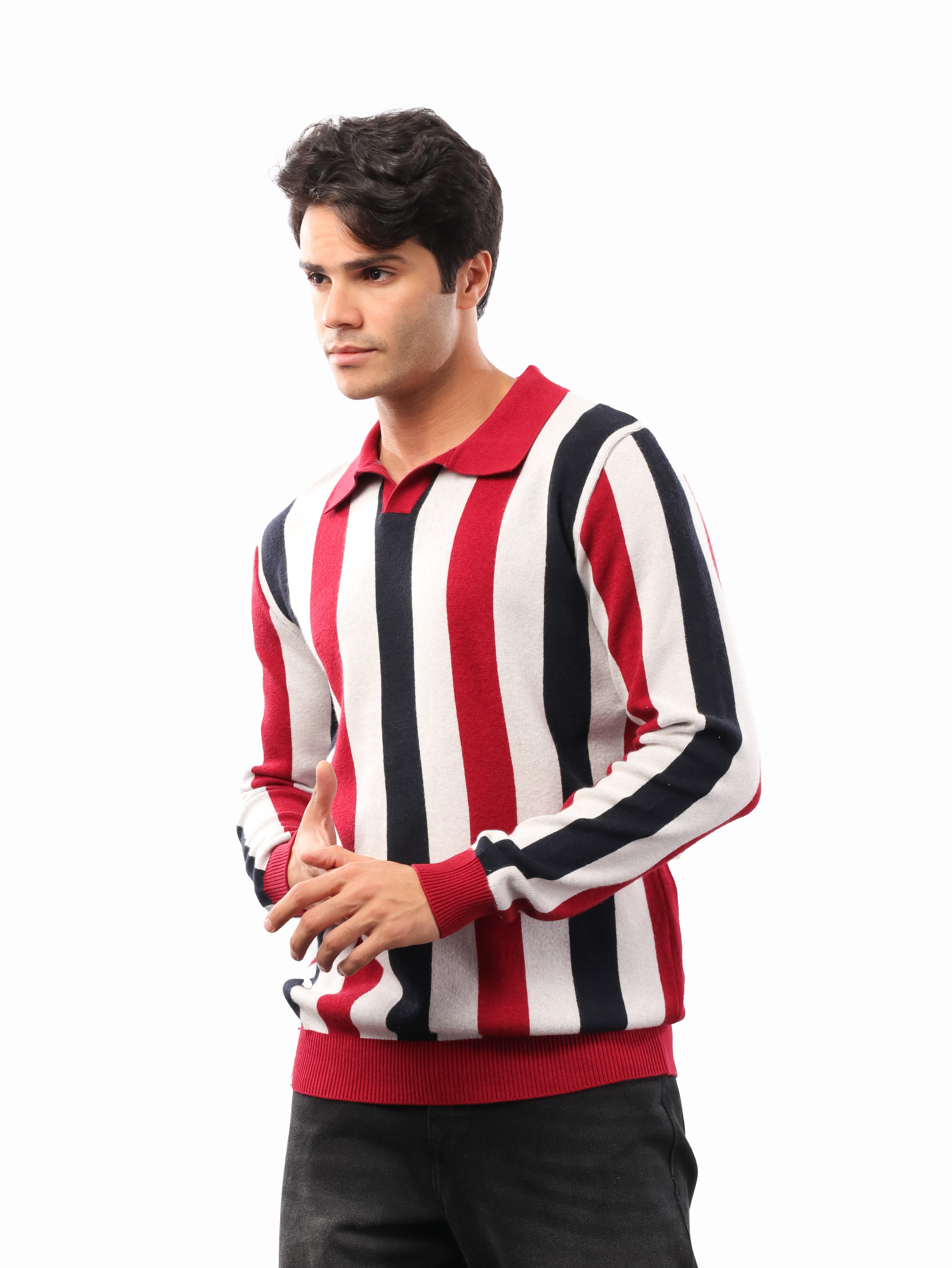 تريكو مخطط بياقة