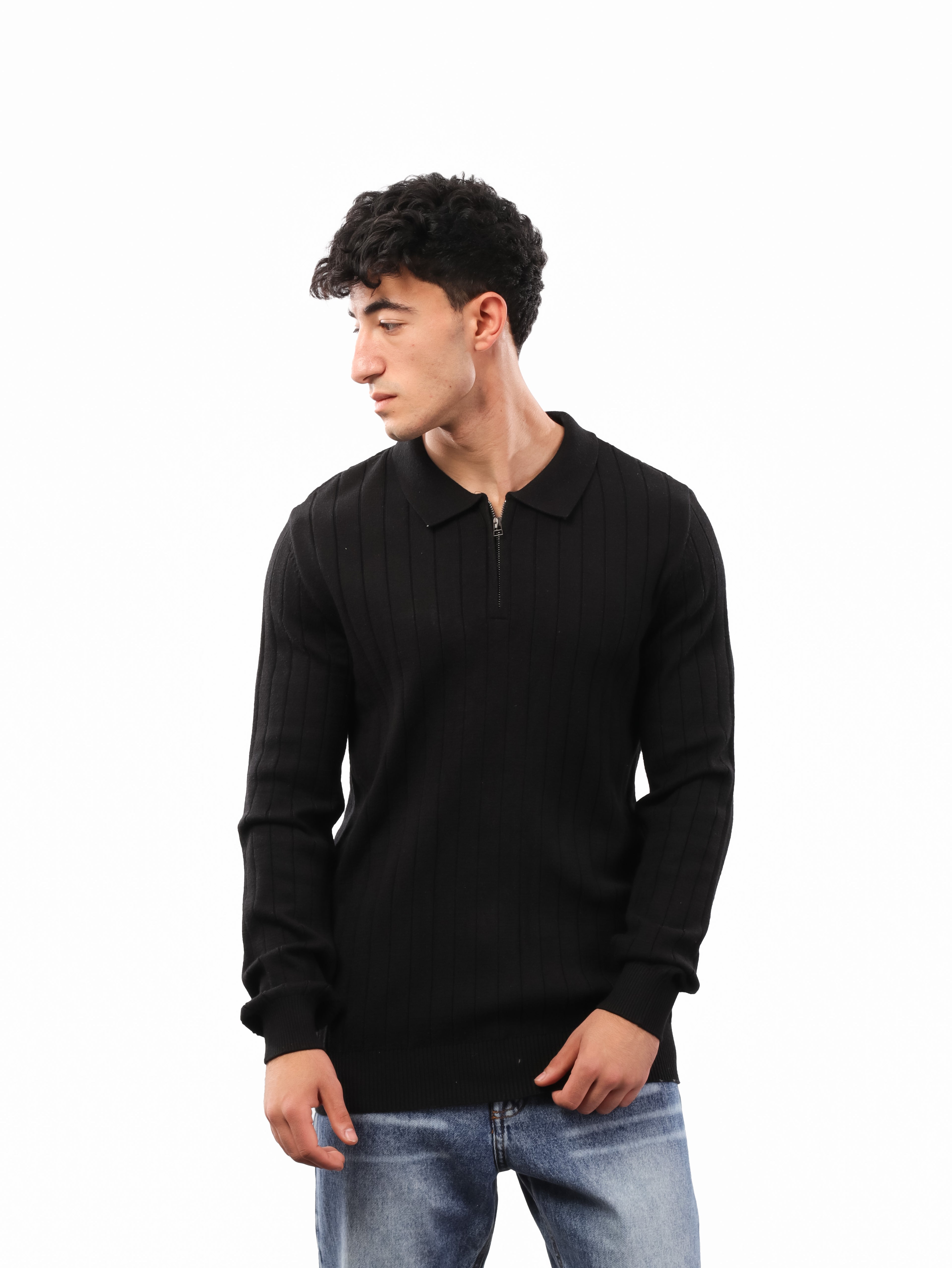 تريكو سادة بياقة