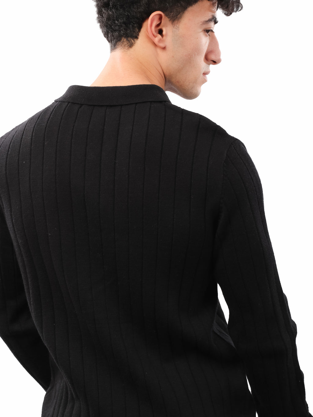 تريكو سادة بياقة