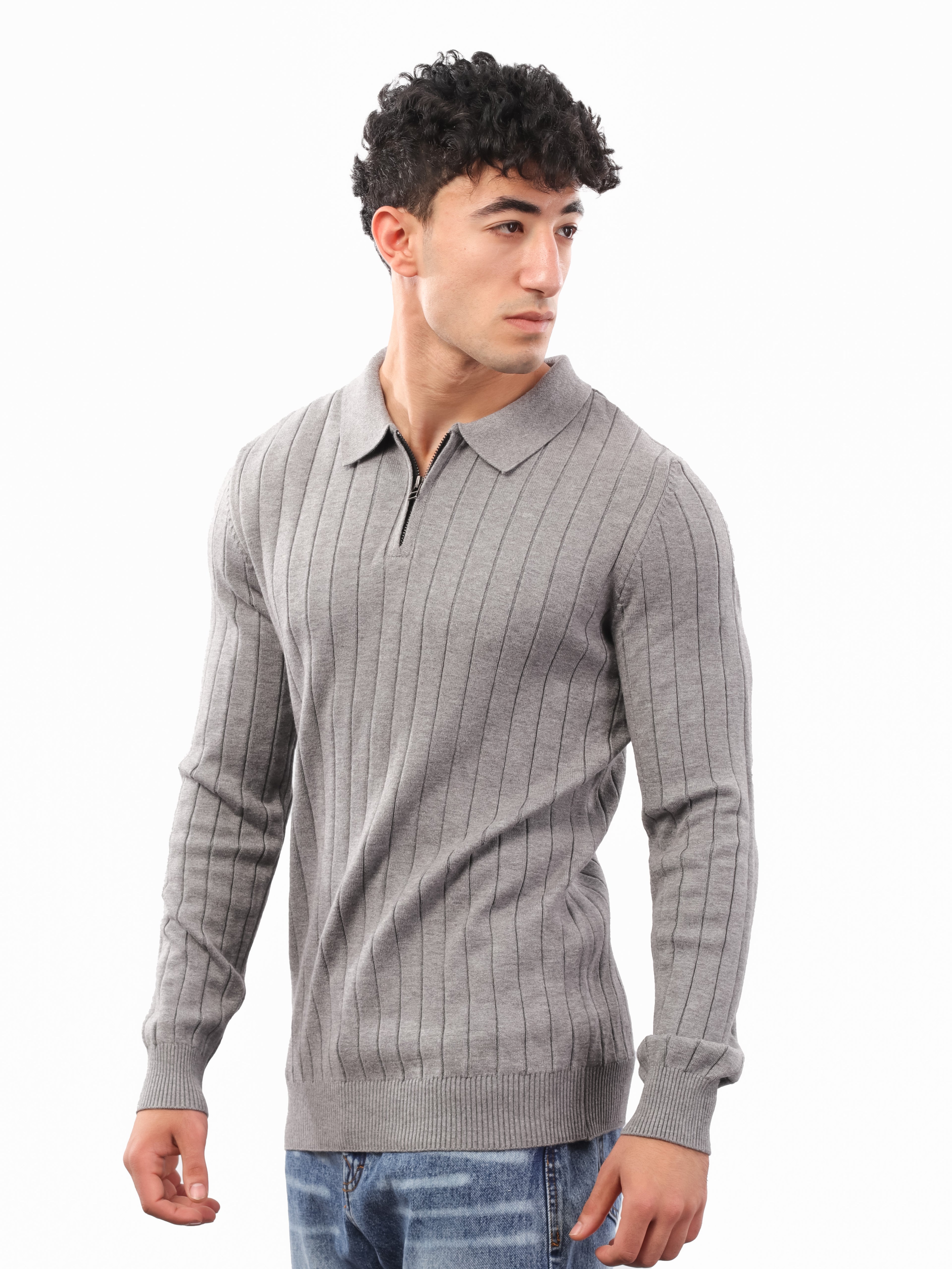 تريكو سادة بياقة