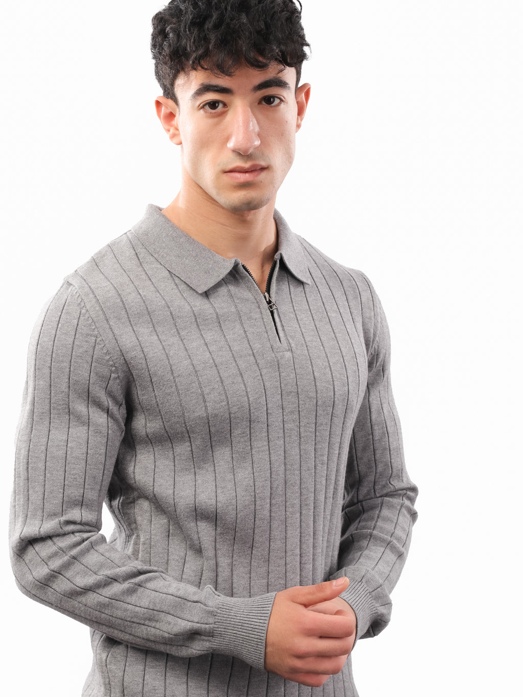 تريكو سادة بياقة